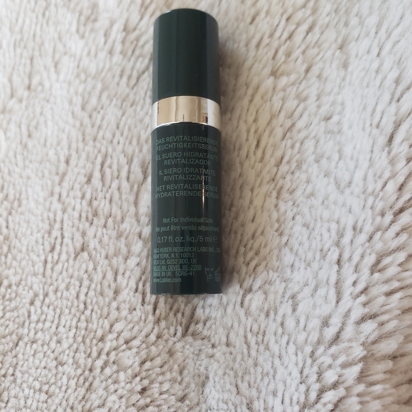 La Mer Revitalizing Hydration Serum - Picture 3 of 5